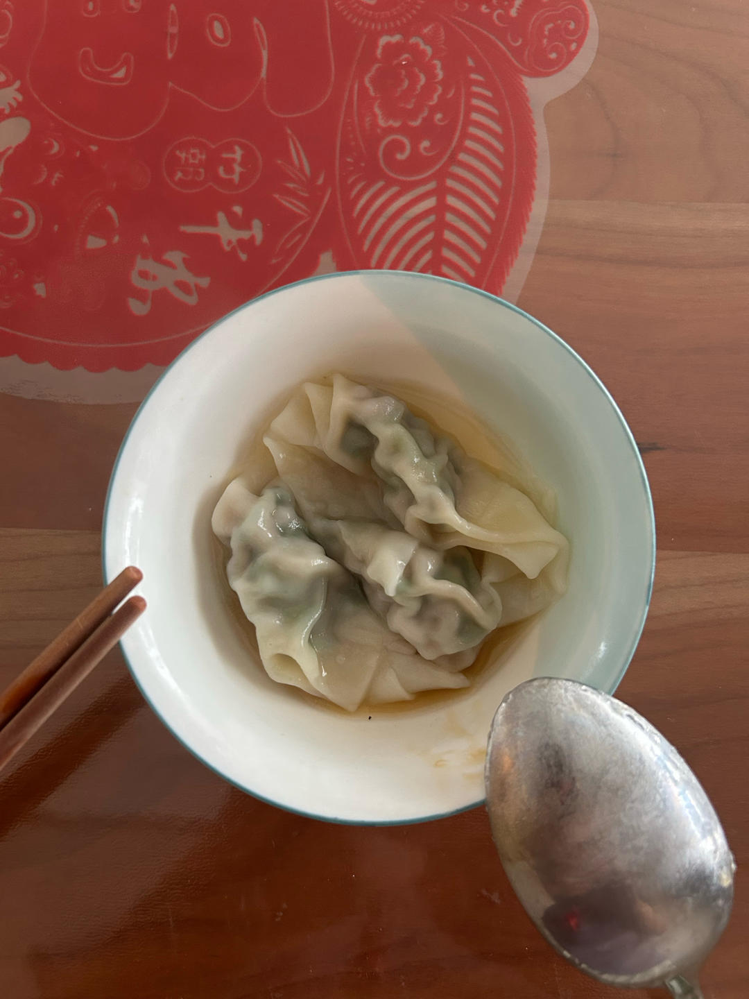 鲜滑的牛肉香菜小馄饨（附小馄饨2种包法）