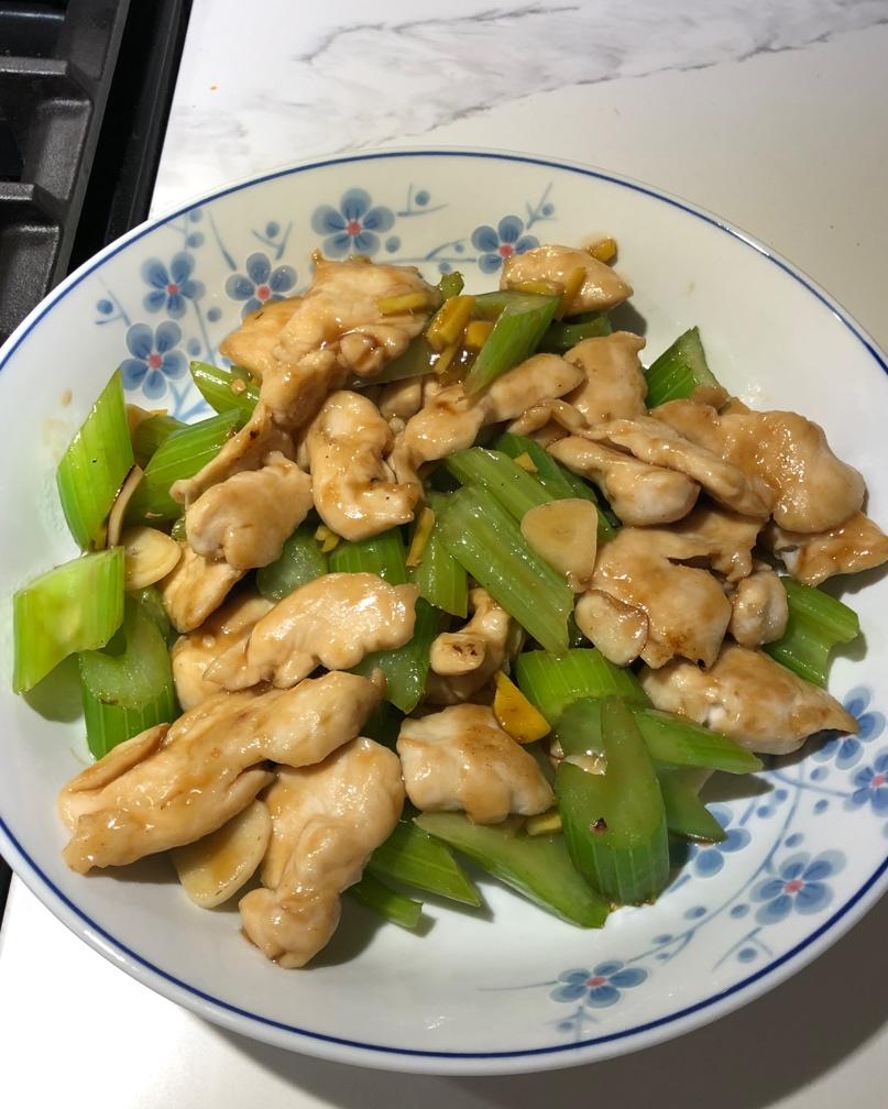 西芹炒鸡片
