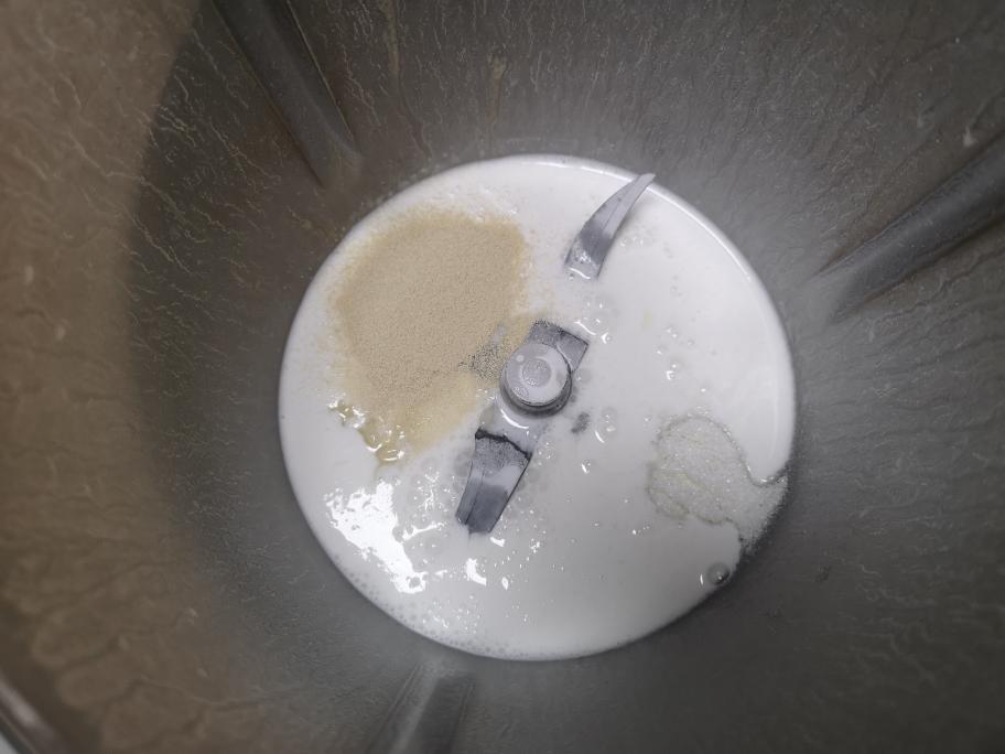 纯奶手撕吐司的做法 步骤1