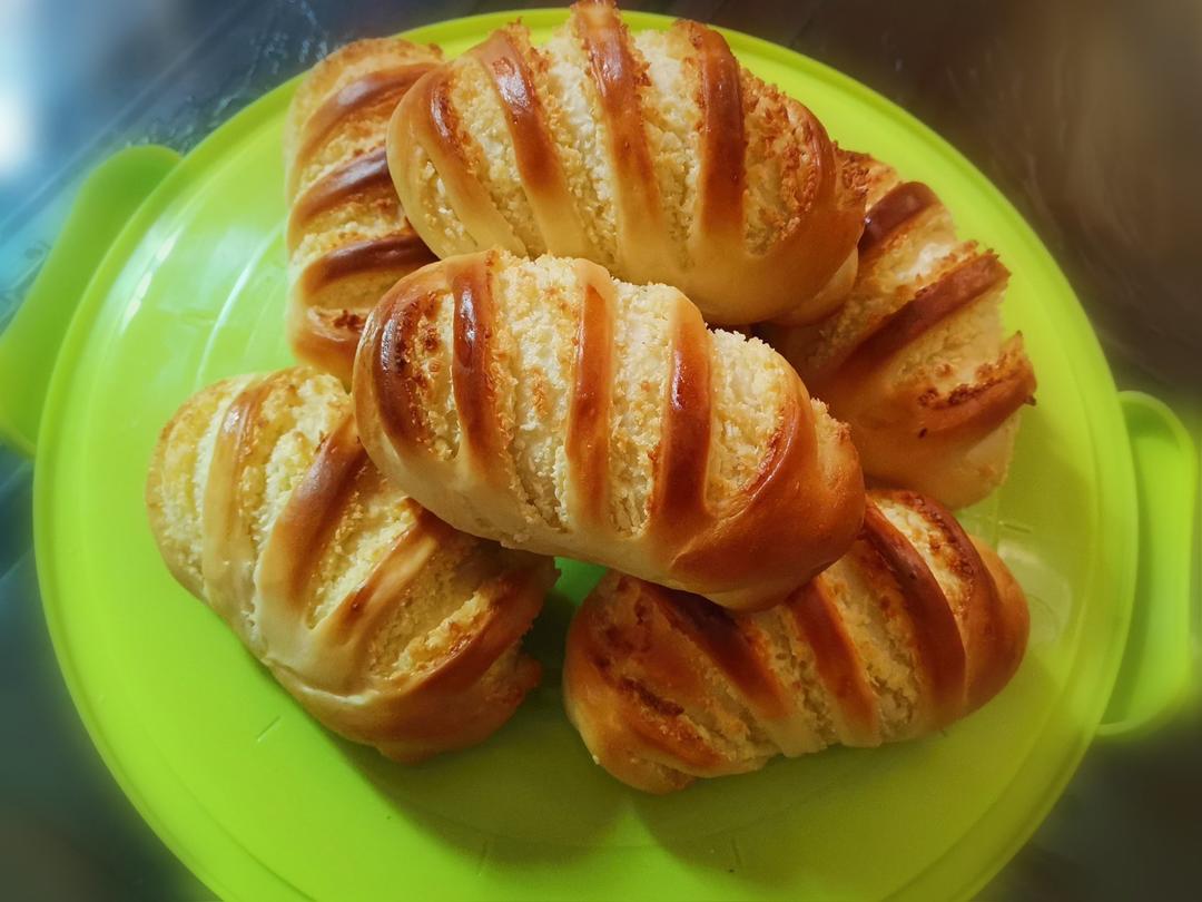 椰蓉小面包