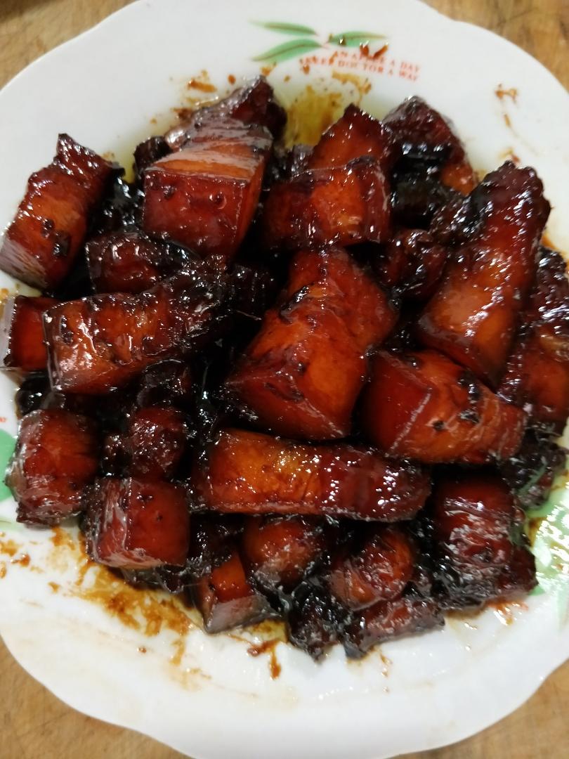吃着碗里望着锅里的红烧肉
