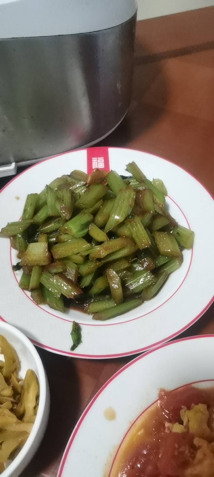 最简单的降压祛脂菜  素炒芹菜