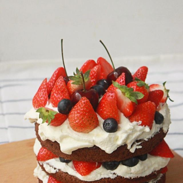 6寸戚风巧克力草莓裸蛋糕的做法