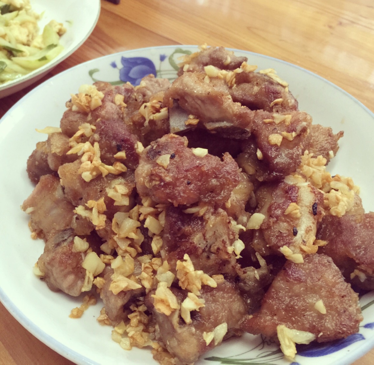 金牌蒜香排骨