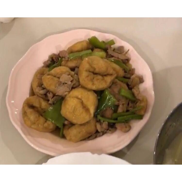 豆腐泡炒肉片