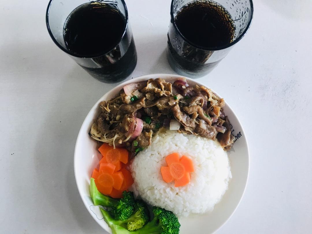 洋葱肥牛饭