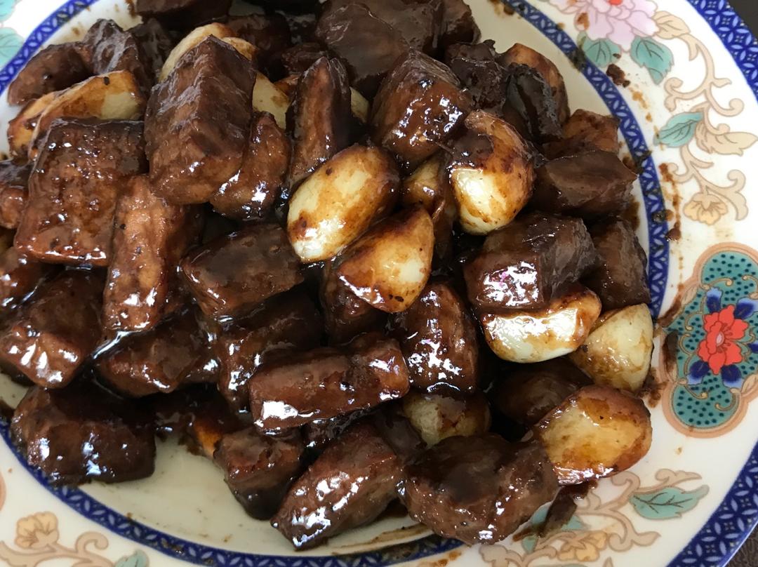 黑蒜子牛肉粒