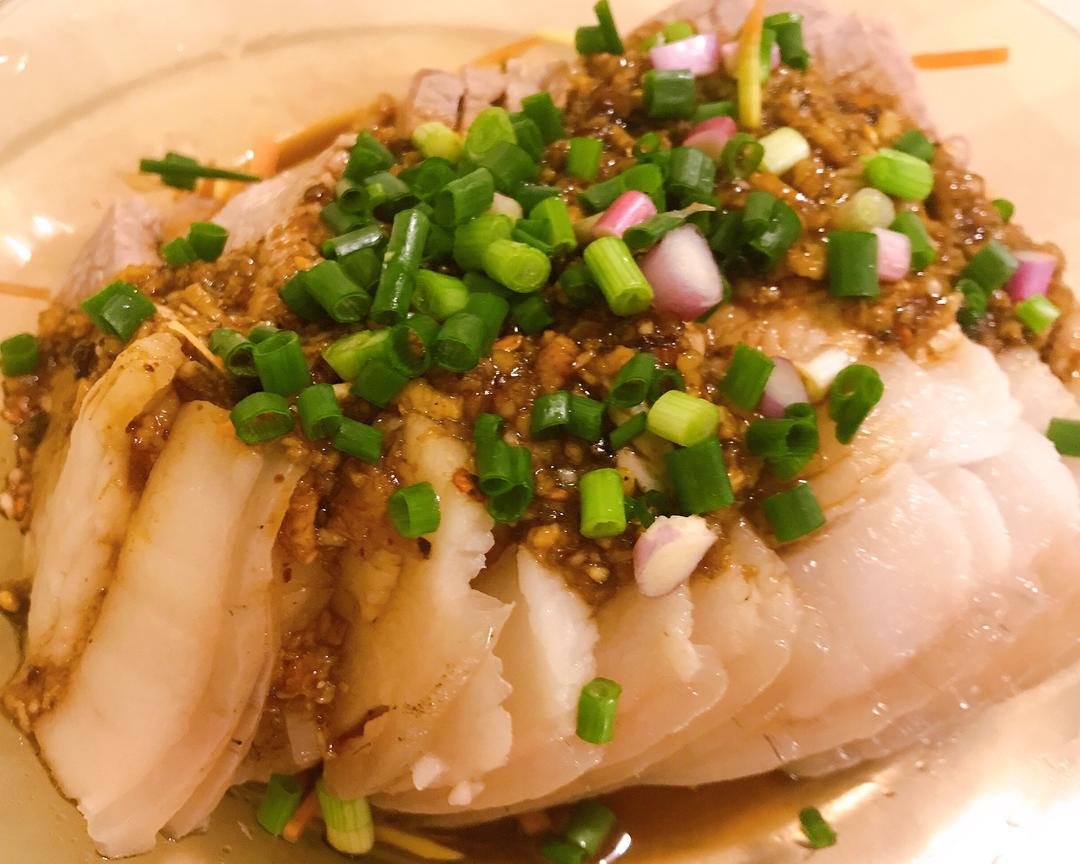 家常蒜泥白肉，原来这么简单！的做法