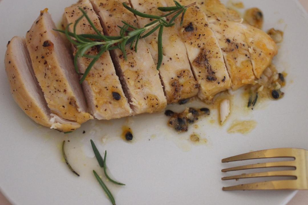 酷炫屌炸天好吃的煎鸡胸肉（香蒜蜂蜜煎鸡胸肉）