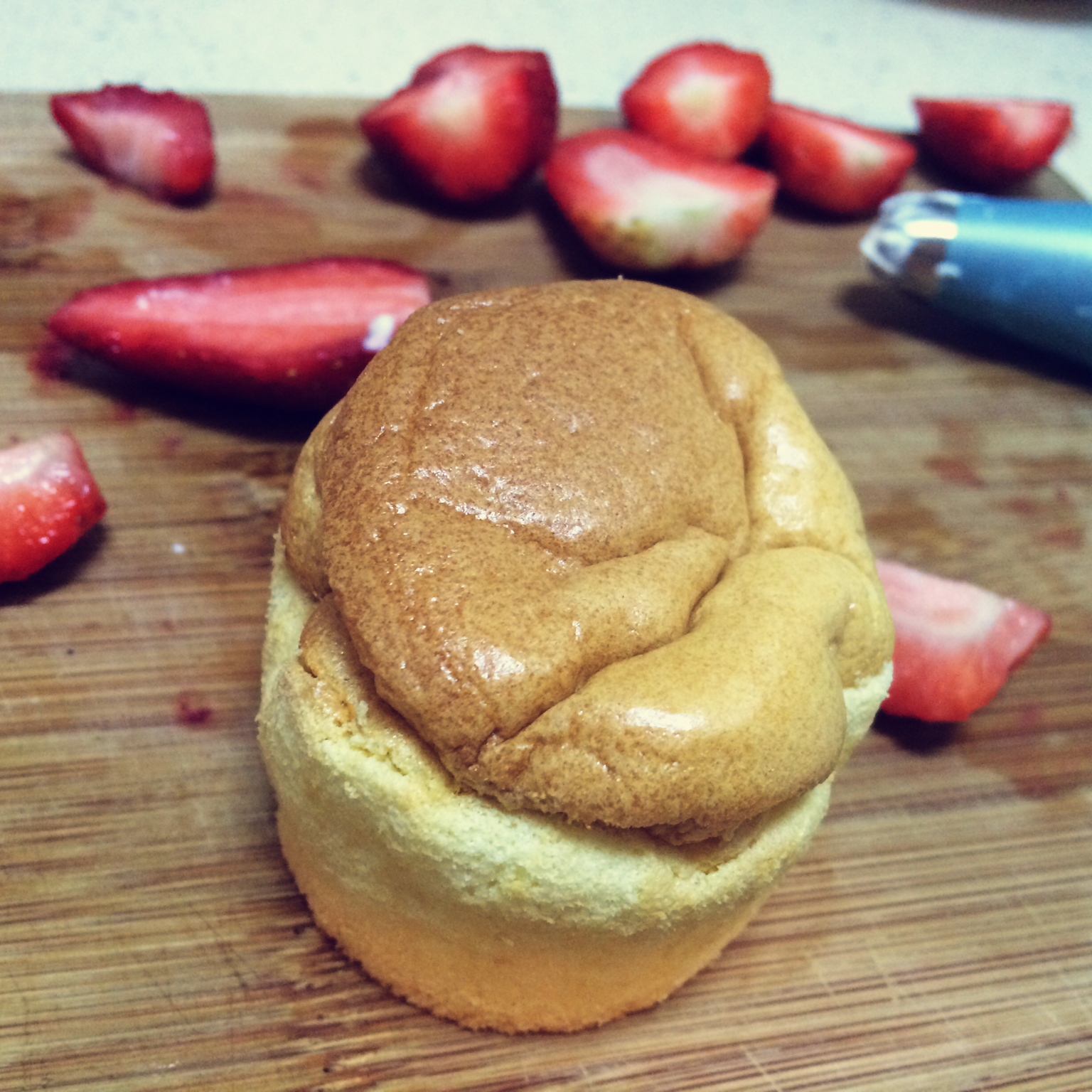 超简单完美戚风蛋糕（6寸2蛋）附打发、翻拌、脱模视频