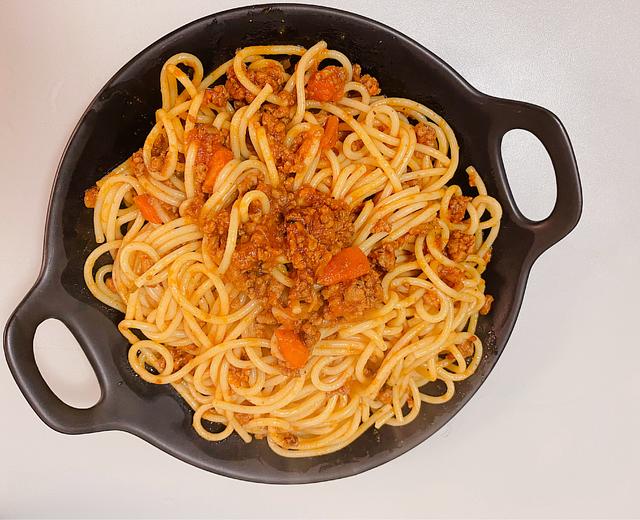 如何以意大利人的方式打造最正宗的意面肉酱——Bolognese的做法