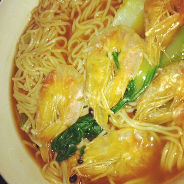 番茄白菜鲜虾面