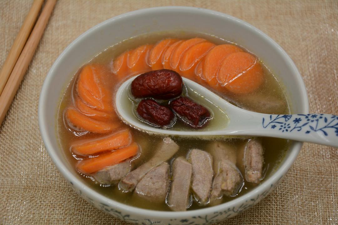 猪肝胡萝卜红枣汤（润肺佳品）