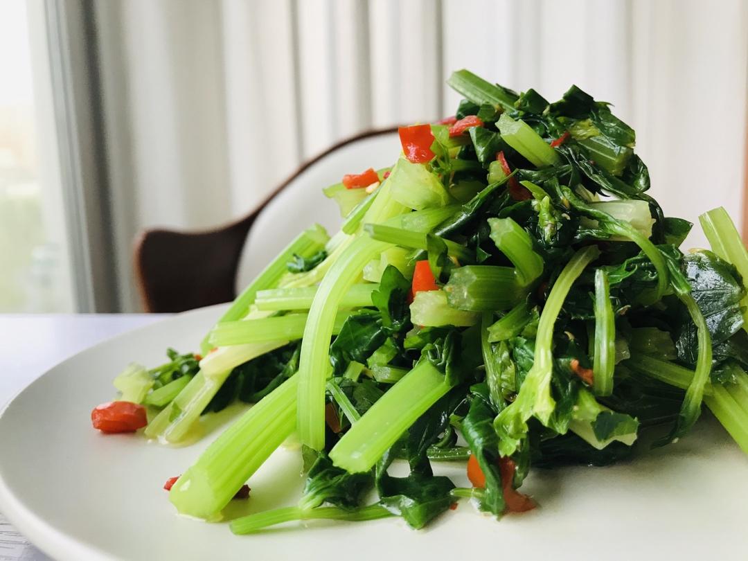 凉拌芹菜（简洁版）