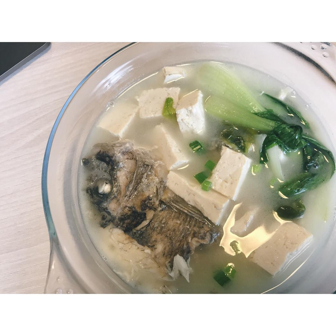 鲫鱼豆腐汤