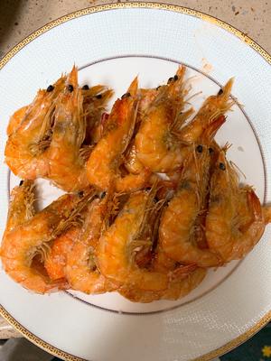 超简单又好吃的盐焗虾的做法 步骤8