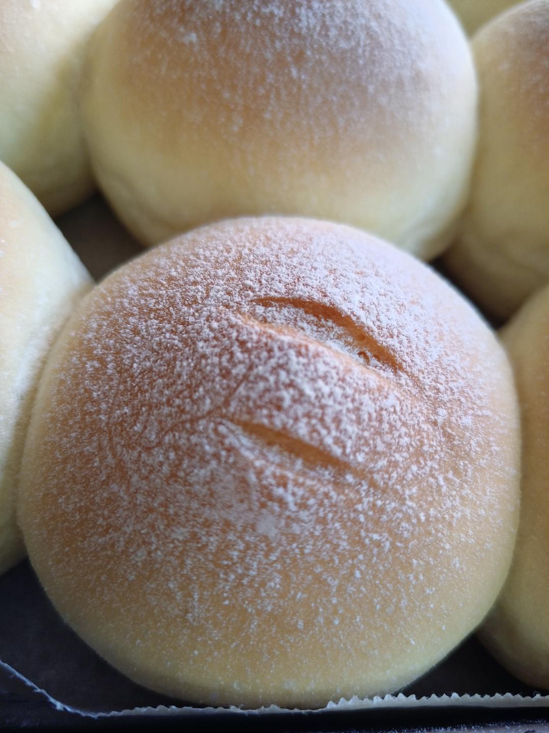 一次发酵，松软拉丝的牛奶小餐包