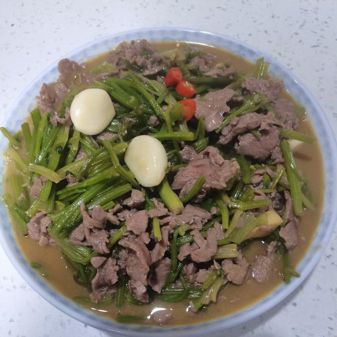 好吃到邻居敲门蹭饭的芹菜炒牛肉！