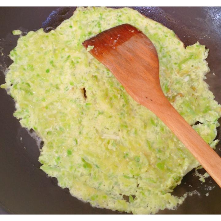 三步就搞定的苦瓜煎蛋的做法