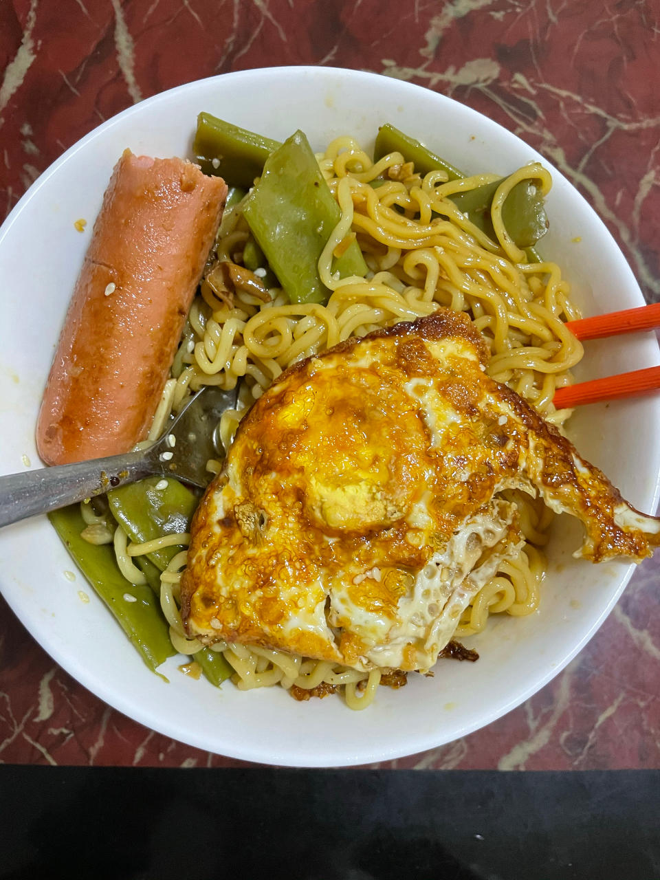 🔥好吃到一滴汤汁都不能放过～酸汤泡面