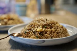 牛肝菌板栗焖饭 吃出肉粽的味道的做法 步骤6