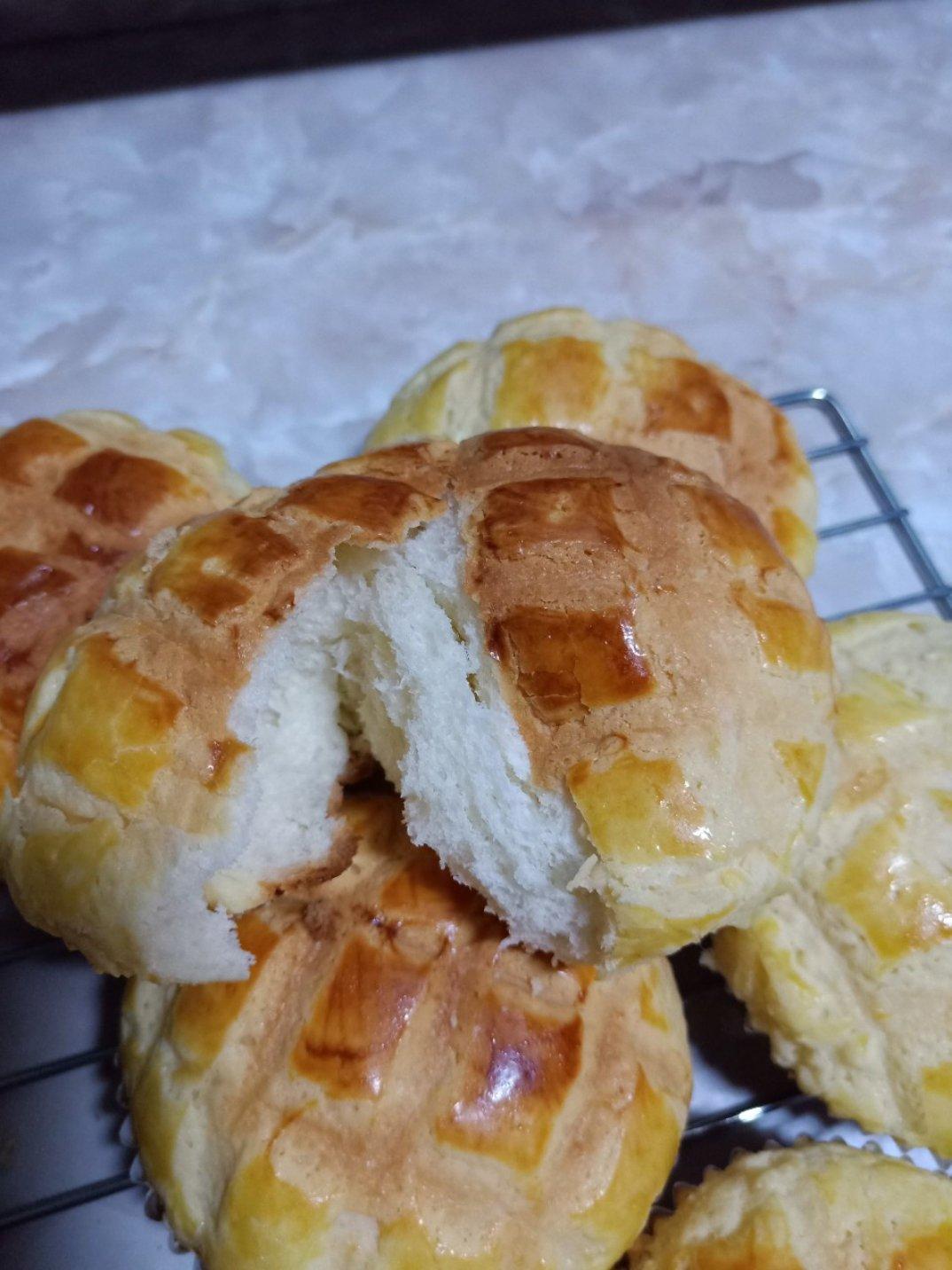 好吃到炸裂的港式菠萝包（附带制作酥皮的小视频）