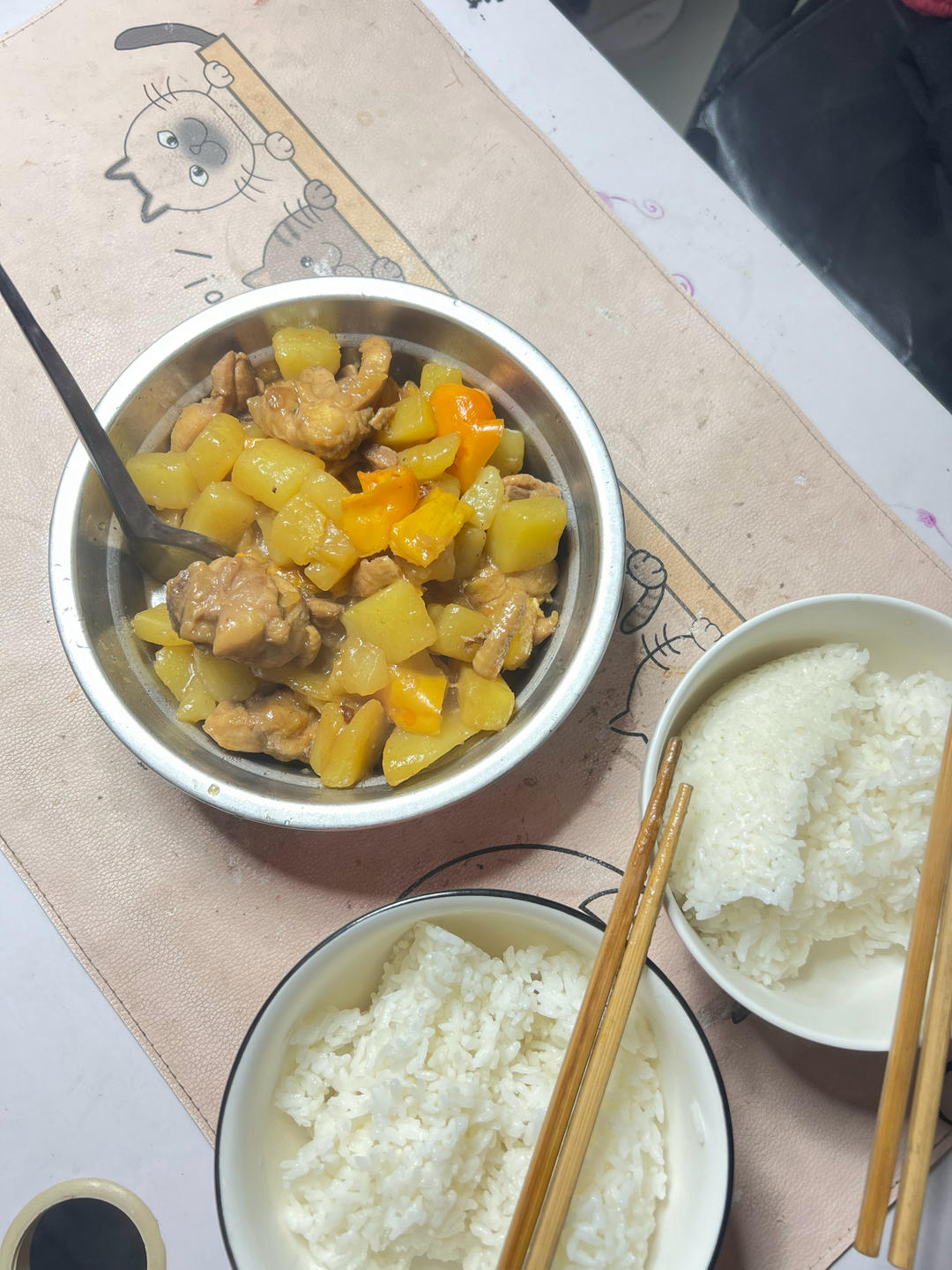 土豆炖鸡块