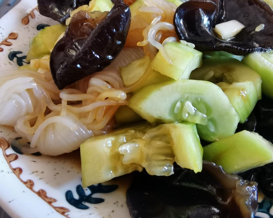 超爽口的黄瓜木耳魔芋丝的做法