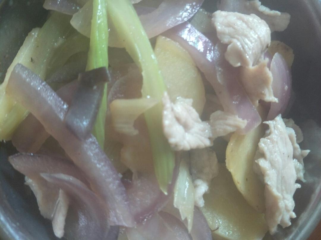 洋葱炒土豆