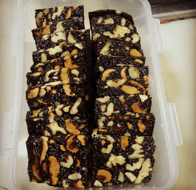 核桃桂圆芝麻红枣阿胶膏