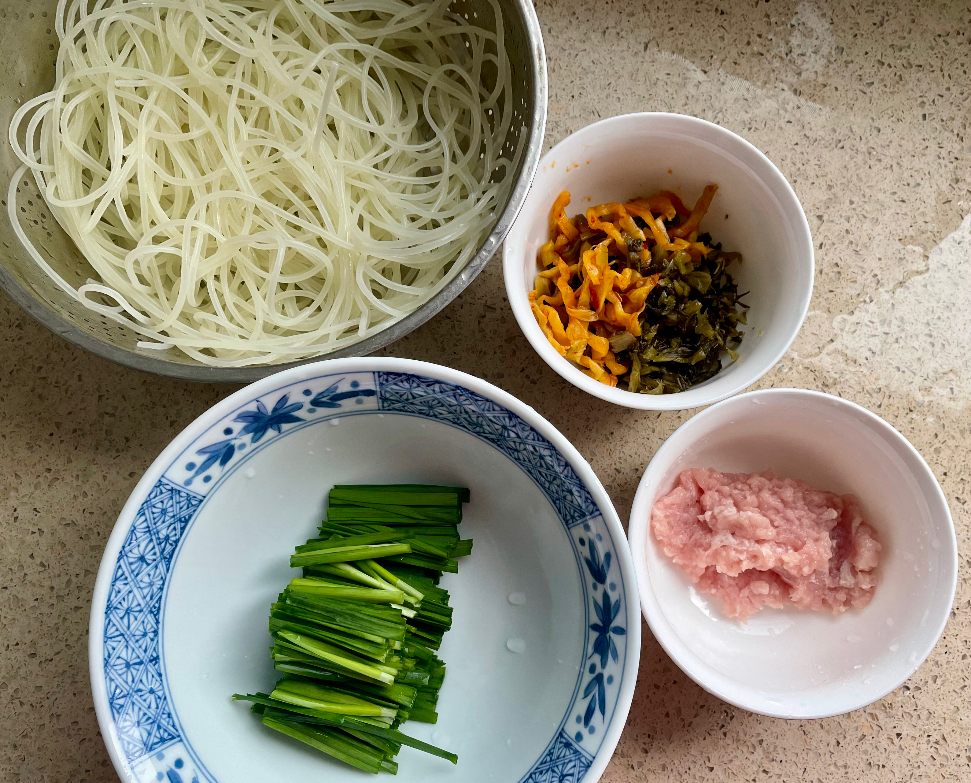 煮｜小锅米线Small Pot Rice Noodles的做法 步骤1