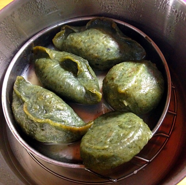 清明节的艾饺和艾麦果