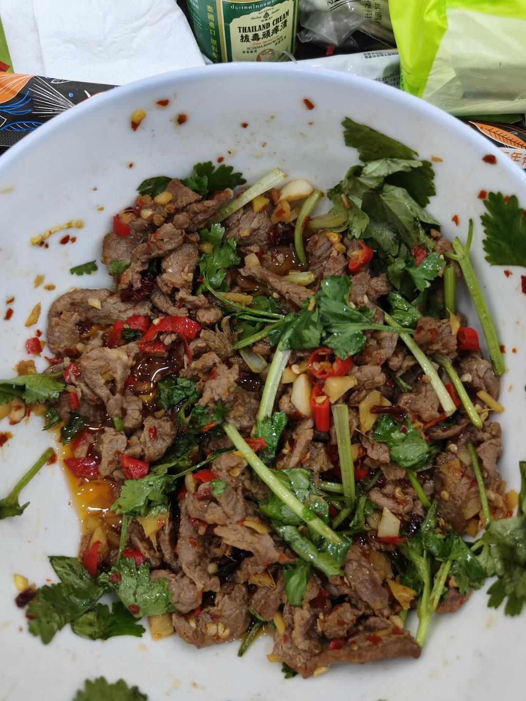 没有谁能拒绝香菜拌牛肉😋