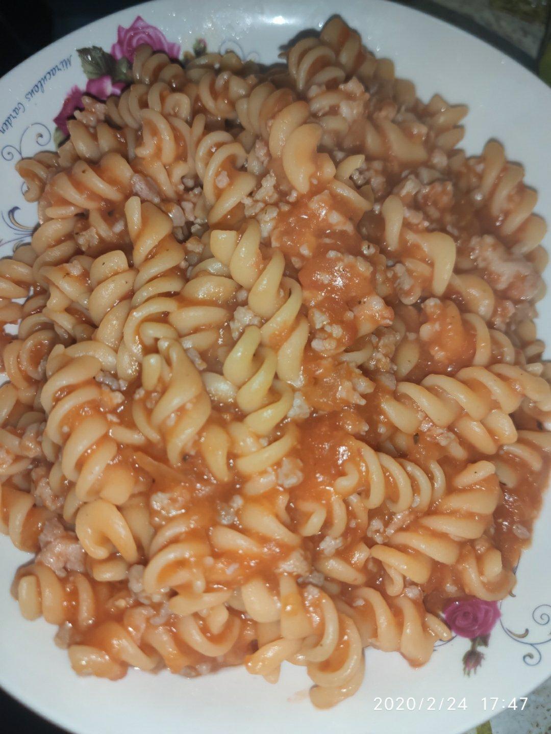 番茄肉酱意大利面