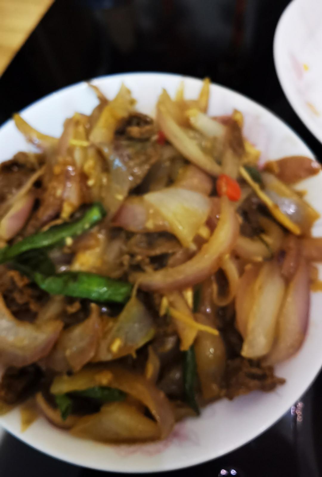 洋葱爆孜然牛肉