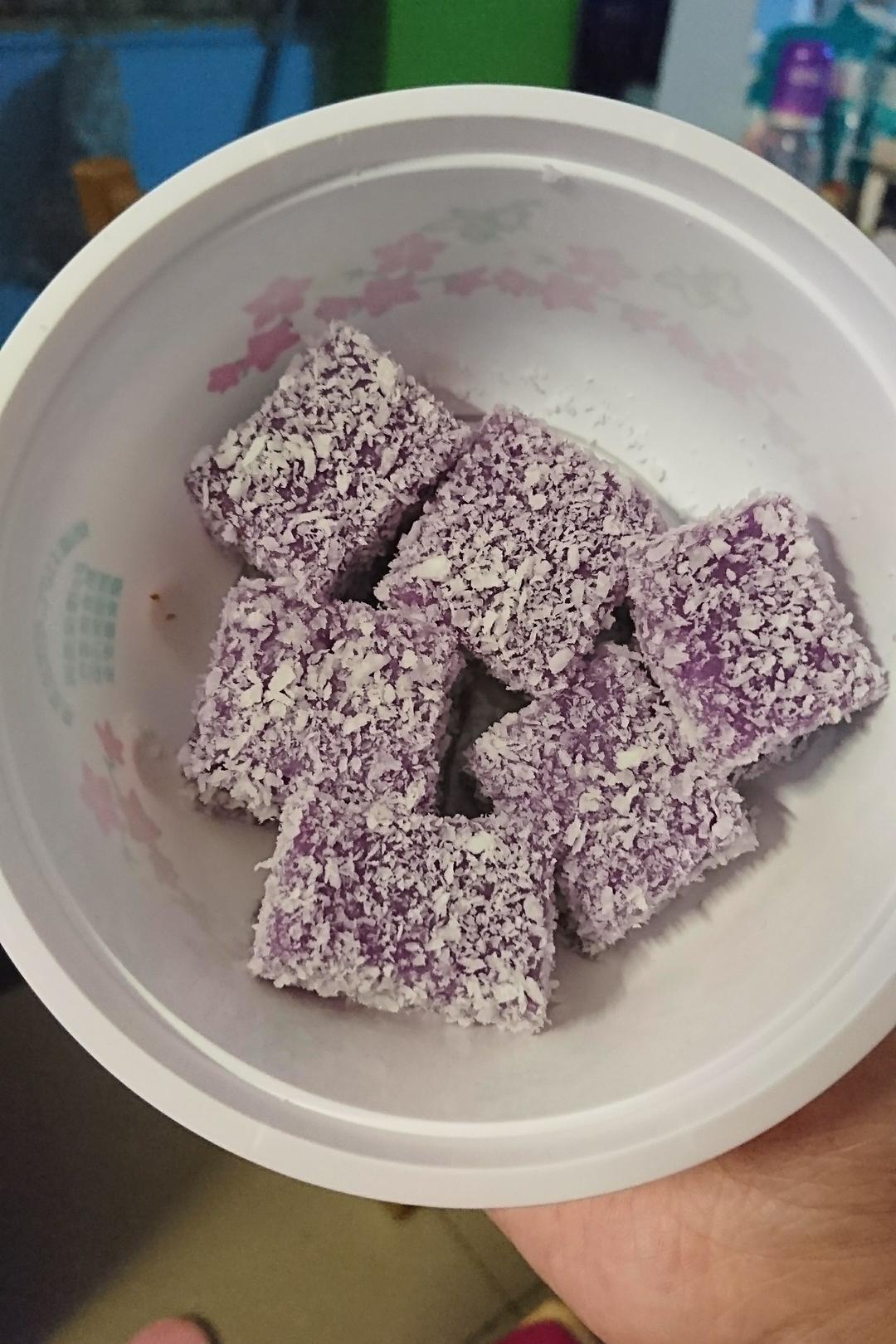 美味的紫薯凉糕