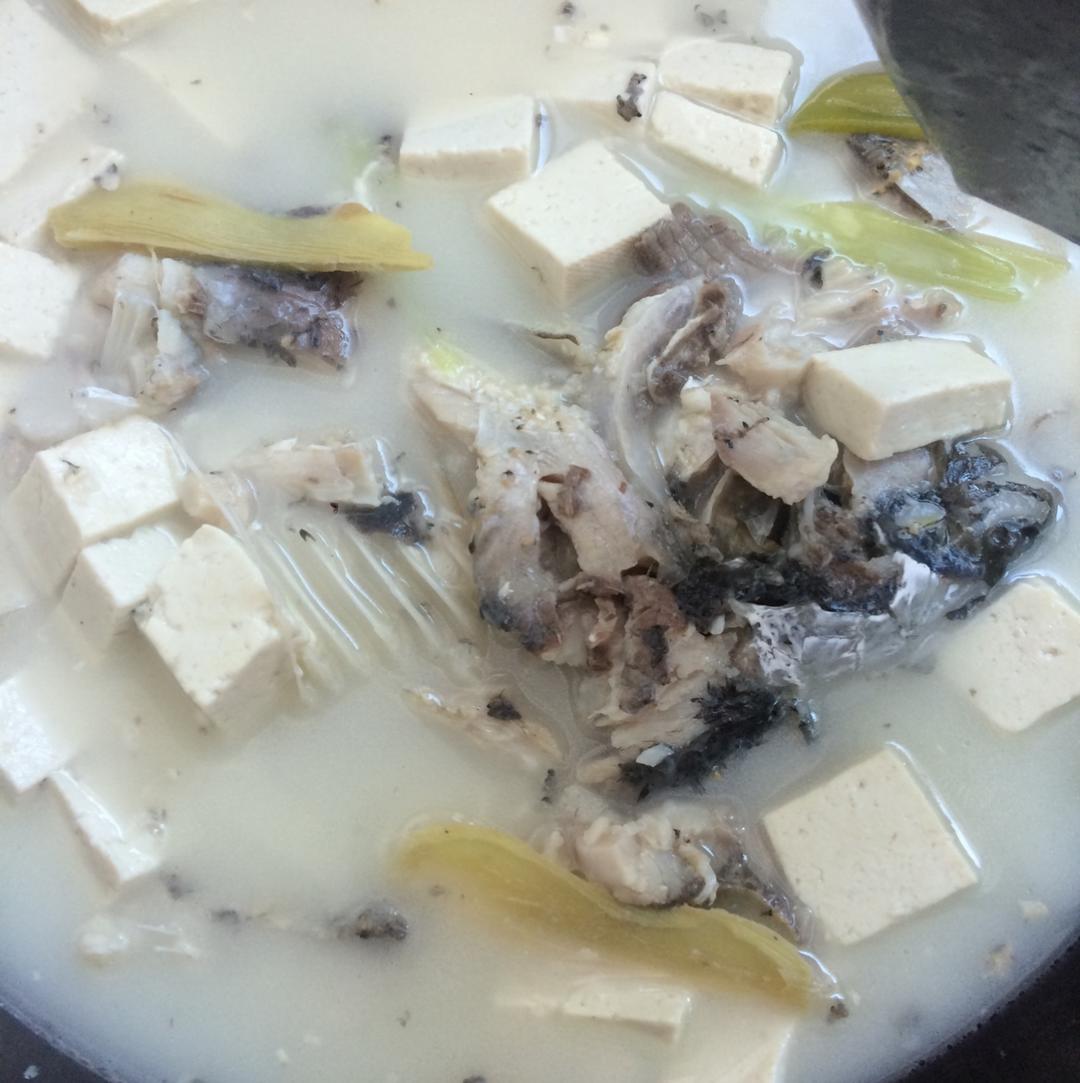鲫鱼豆腐汤