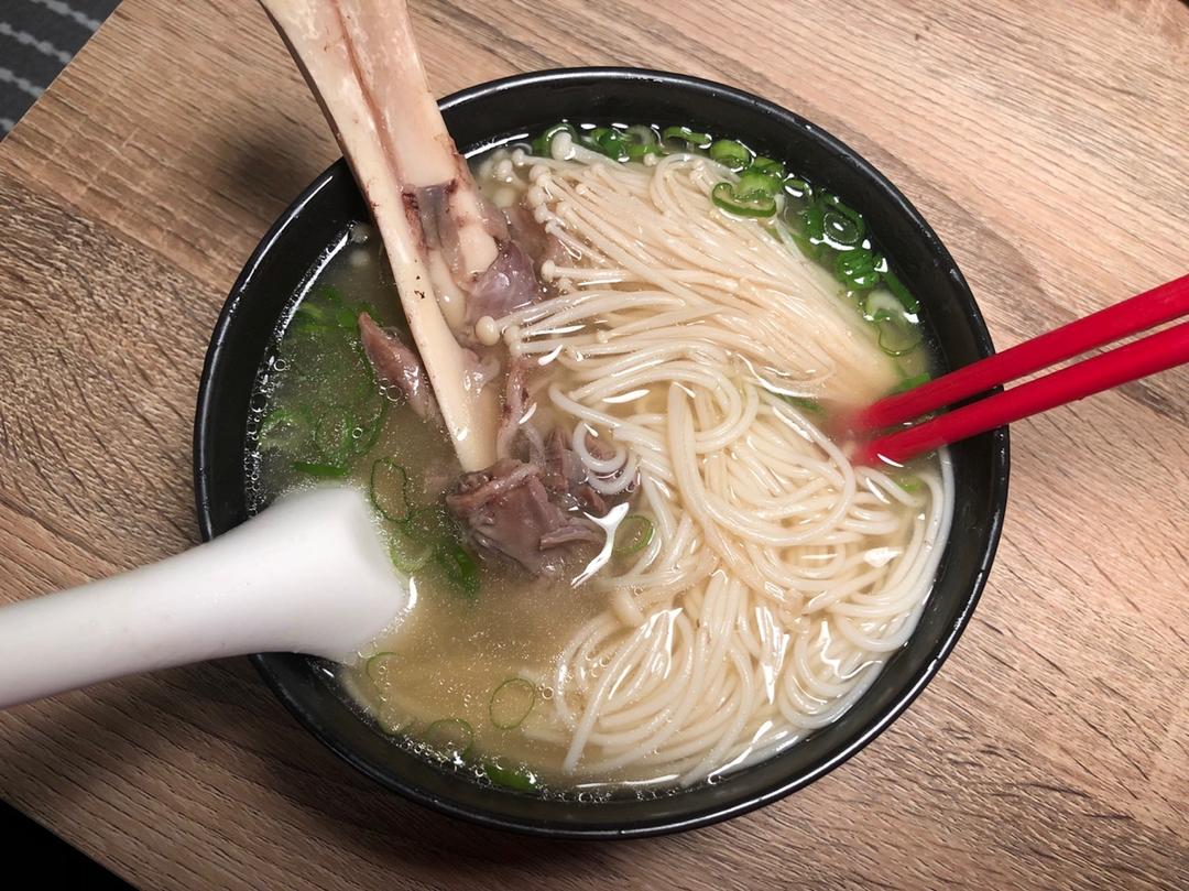 清炖羊肉汤