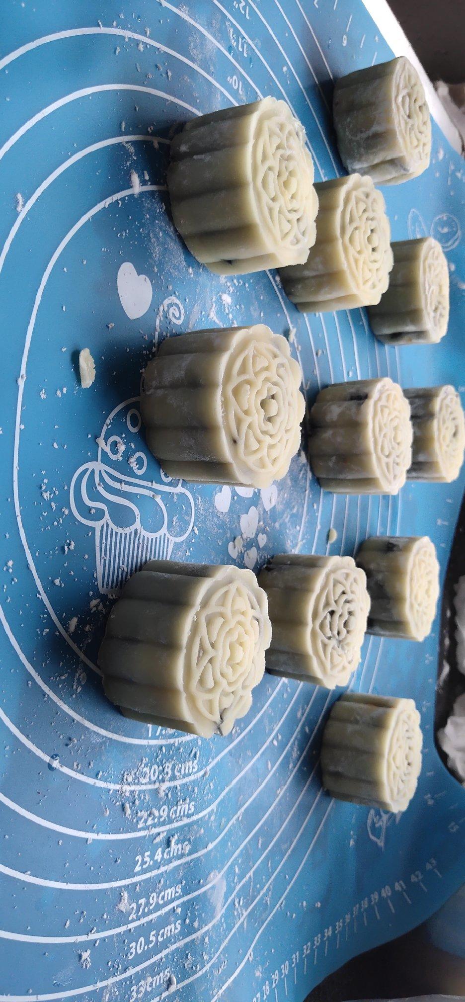 广式月饼—蛋黄莲蓉月饼