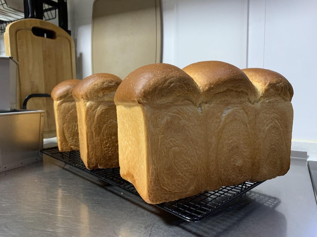 奶油吐司，鲜奶奶油嫩白吐司