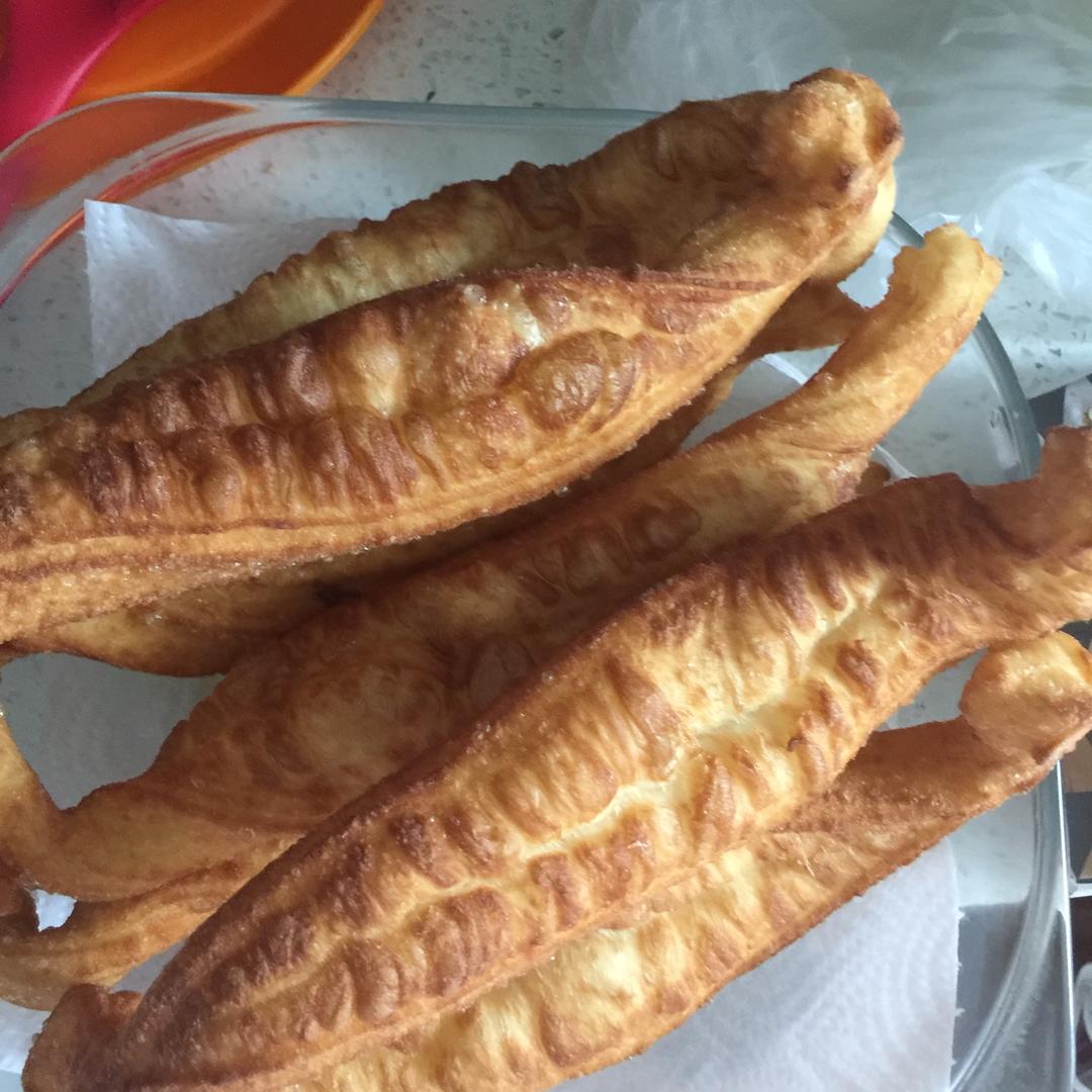 （视频菜谱）自制蓬松 炸油条