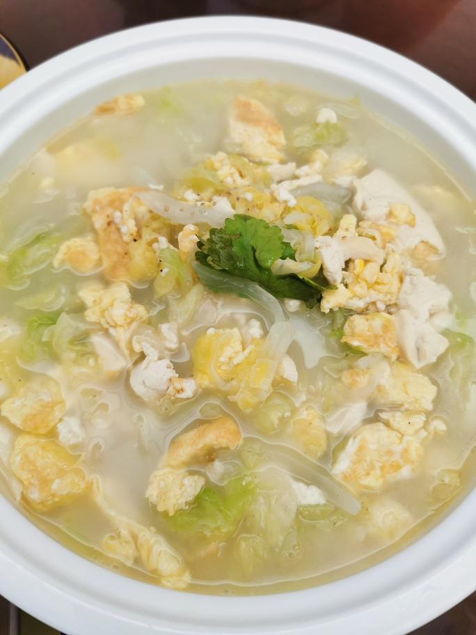 白菜豆腐鸡蛋汤的做法