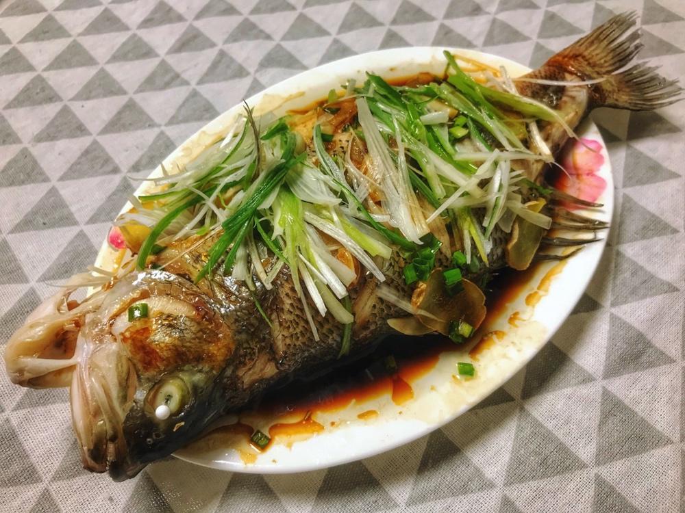 清蒸鲈鱼