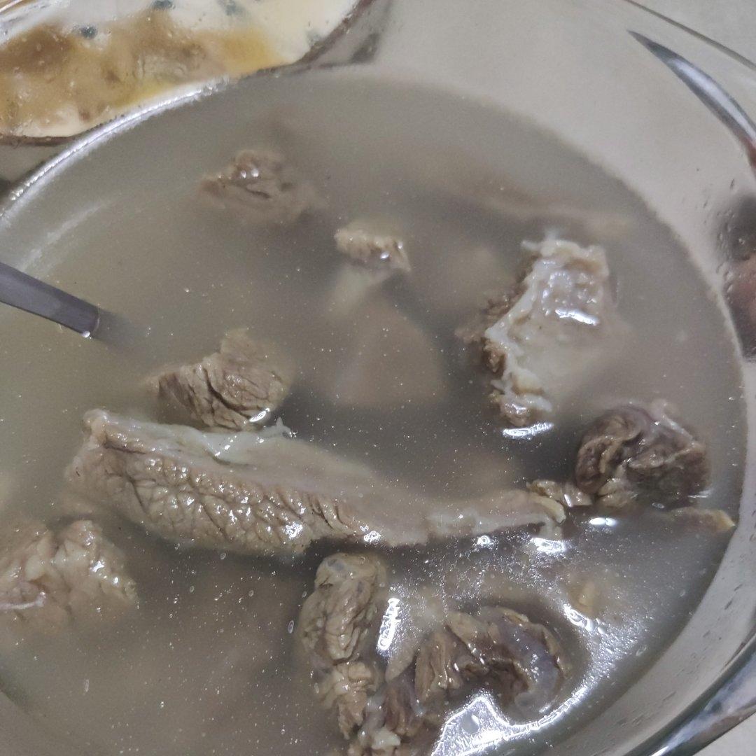 冬日限定——清炖萝卜牛腩（照例附蘸料）