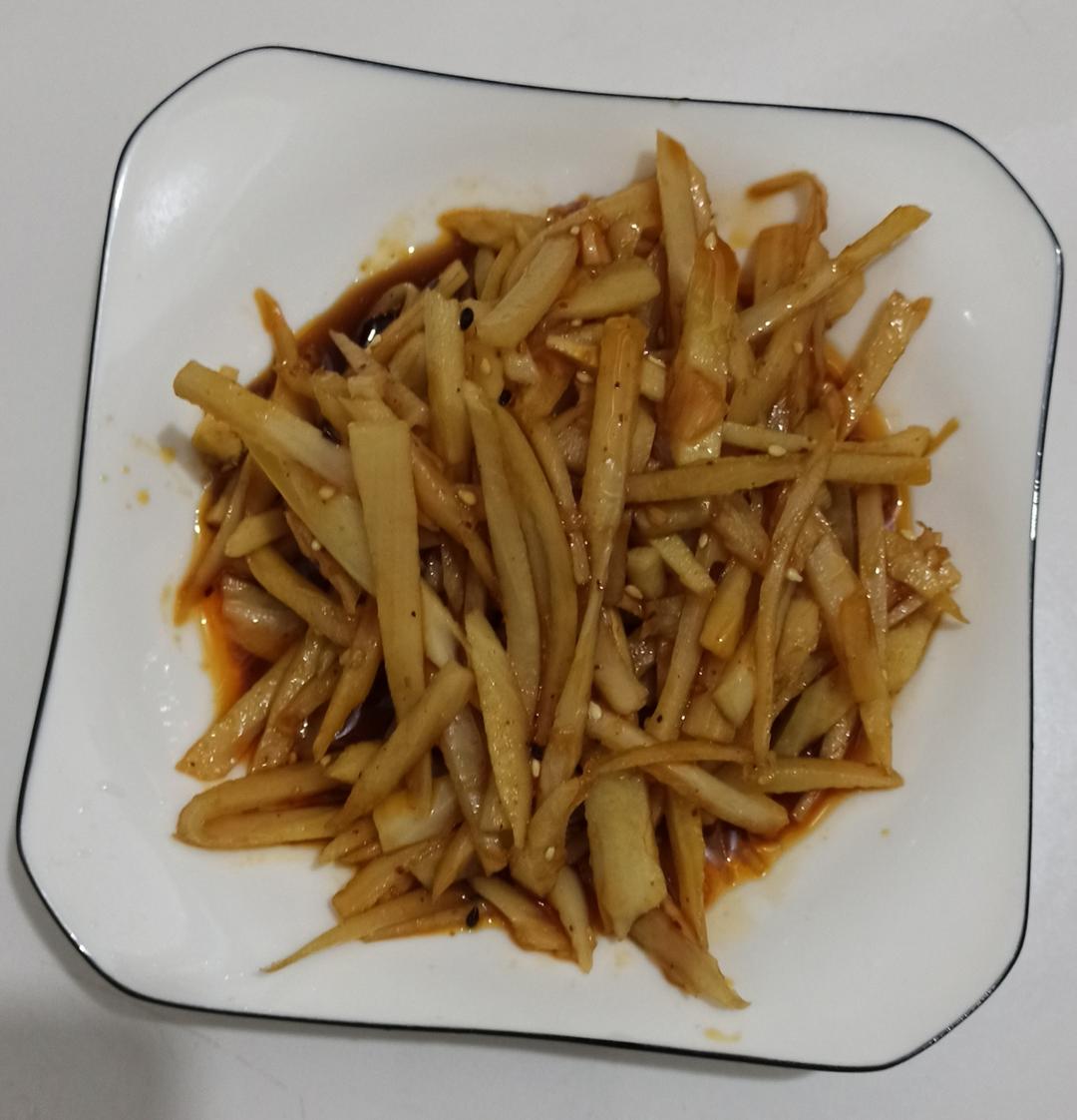 我妈的拿手菜！！炝拌藕丝！酸辣脆爽！