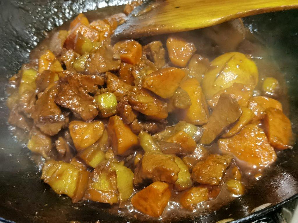 其实也不是很难的红烧肉烧蛋