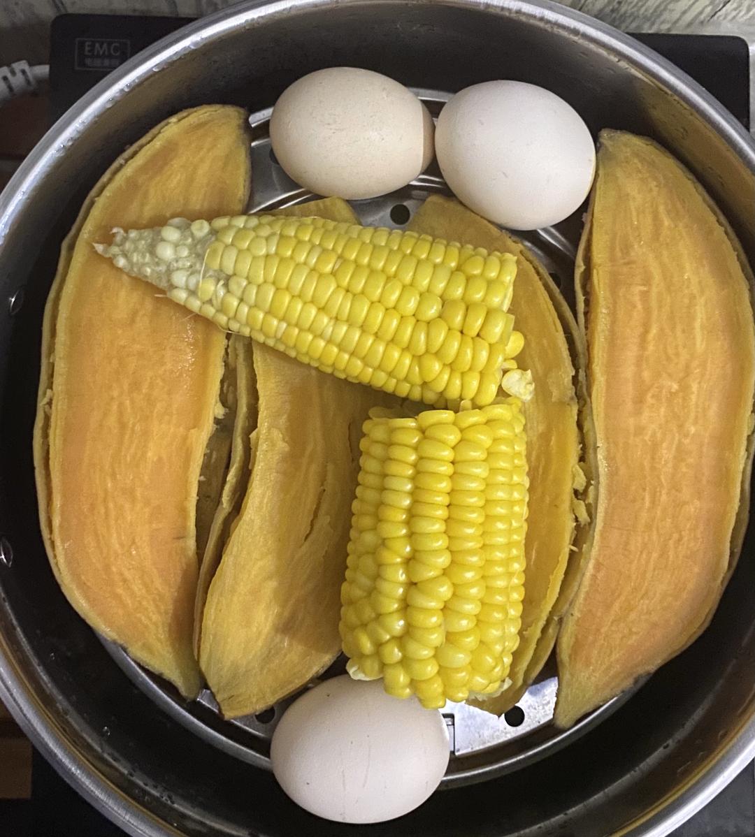 0基础蒸红薯玉米蛋