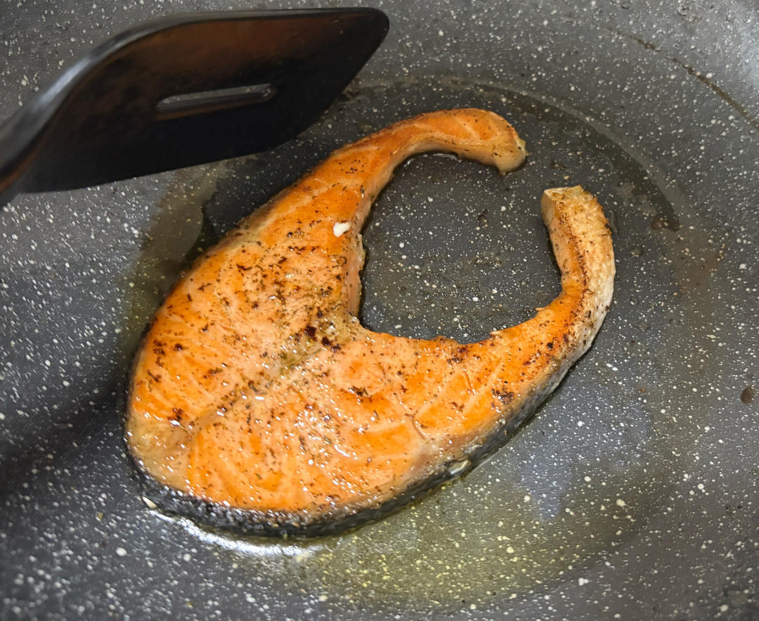 香煎三文鱼（超级简单）