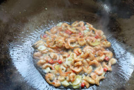 虾干白菜煲的做法 步骤5