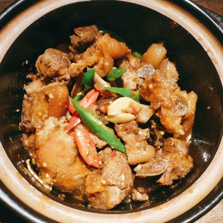 美味的家常菜：红烧猪蹄